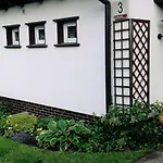 Vakantiehuis Art House- Dom Z Duzym Ogrodem Gdańsk